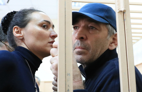 Врио председателя правительства Республики Дагестан Абдусамад Гамидов, обвиняемый в мошенничестве, во время рассмотрения ходатайства об аресте в Басманном суде