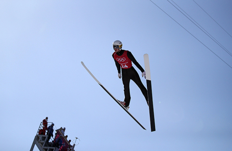 Российский прыгун на лыжах с трамплина Евгений Климов на тренировке в Пхенчхане.