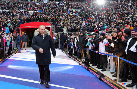 Президент России Владимир Путин во время митинга «За сильную Россию!» на стадионе «Лужники», 3 марта 2018.