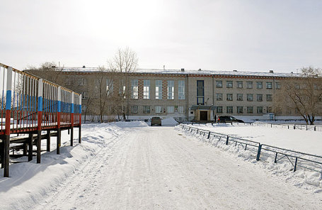 Школа №15 города Шадринска, где одна из учениц открыла стрельбу из пневматического пистолета, 21 марта 2018.