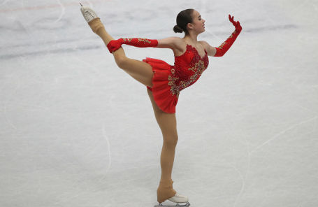 Российская фигуристка Алина Загитова во время выступления в произвольной программе женского одиночного катания на чемпионате мира по фигурному катанию.
