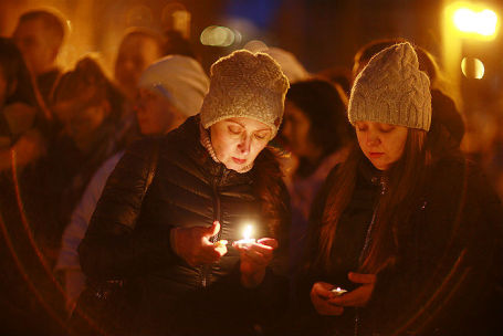 Акция в память о погибших при пожаре в торговом центре «Зимняя вишня».