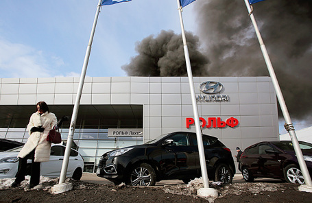 Пожар в здании дилерского центра «Рольф Лахта Hyundai».