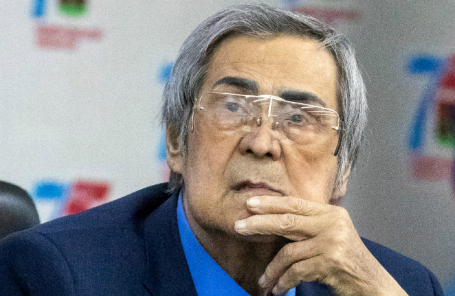 Аман Тулеев.