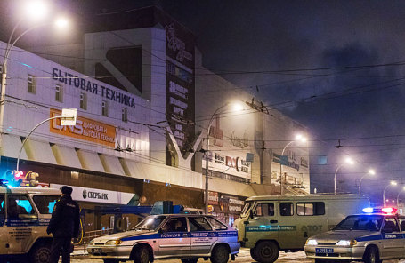 Во время ликвидации пожара в торгово-развлекательном центре «Зимняя вишня» на проспекте Ленина.