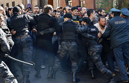 Акция протеста в Ереване, Армения.