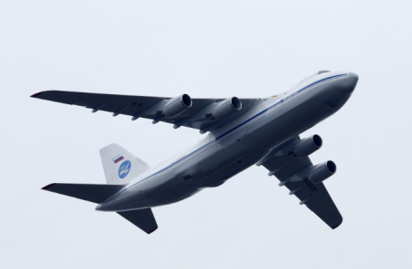 Дальний тяжелый военно-транспортный самолет Ан-124-100 «Руслан».