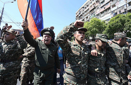 Акция протеста в Ереване, Армения, 23 апреля 2018.