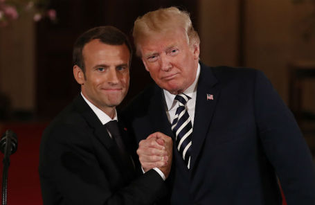 Президент Франции Эммануэль Макрон и президент США Дональд Трамп.