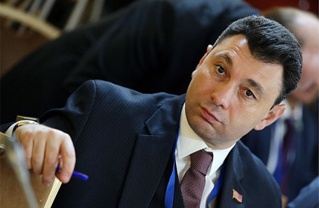 Эдуард Шармазанов.