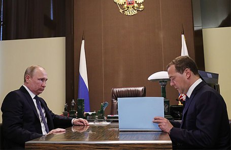 Владимир Путин и Дмитрий Медведев.