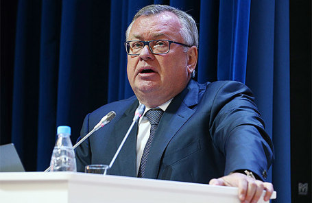 Андрей Костин.