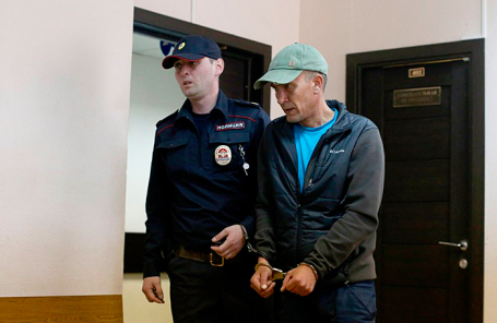 Рассмотрение в Замоскворецком суде ходатайства об аресте мужчины, повредившего полотно картины художника Ильи Репина «Иван Грозный и его сын Иван» в Третьяковской галерее.