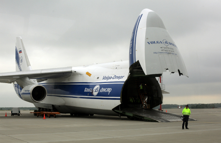 Самолет Ан-124 «Руслан» авиакомпании «Волга-Днепр» во время презентации в аэропорту «Домодедово».