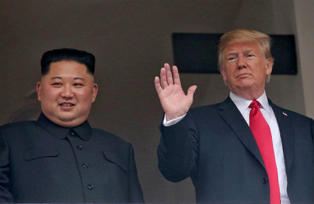 Лидер Северной Кореи Ким Чен Ын и президент США Дональд Трамп в Сингапуре.