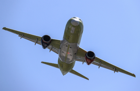 Самолет Sukhoi Superjet-100