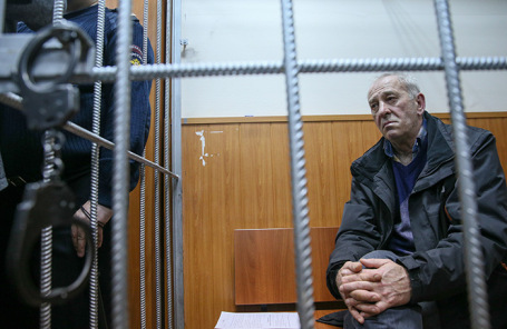 Виктор Тихонов.