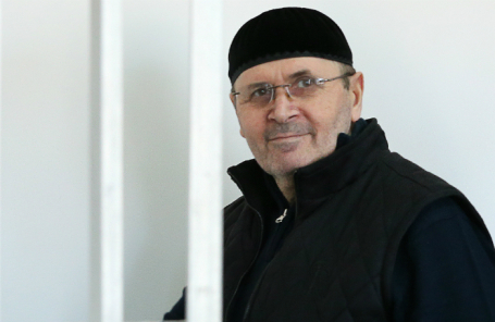 Оюб Титиев.
