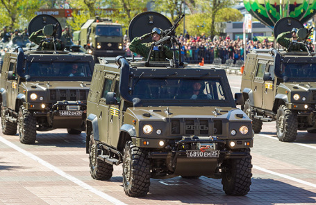 Военные бронированные автомобили «Рысь».