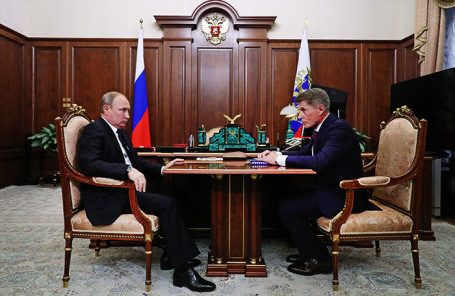 Владимир Путин и Олег Кожемяко.