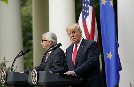 Президент США Дональд Трамп и председатель Еврокомисии Жан-Клод Юнкер на пресс-конференции в Белом доме.
