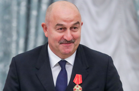 Главный тренер сборной России по футболу Станислав Черчесов,