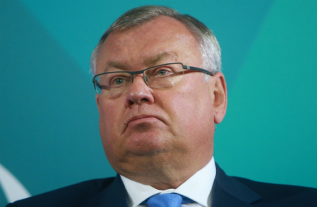 Андрей Костин.