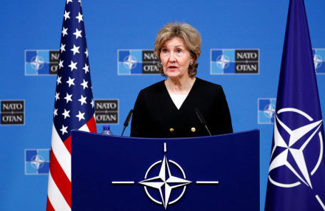 Постоянный представитель США при НАТО Кэй Бэйли Хатчисон.
