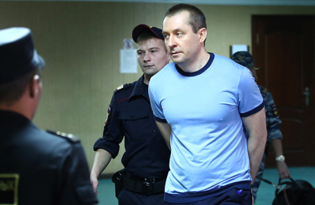 В машине у Захарченко обнаружили 24 млн рублей