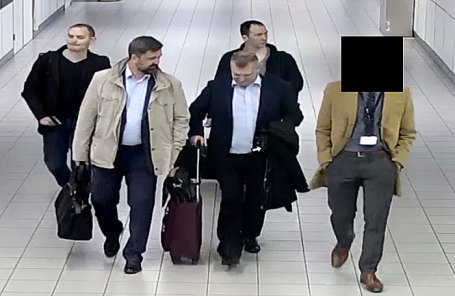 Высланные россияне в Схипхоле.
