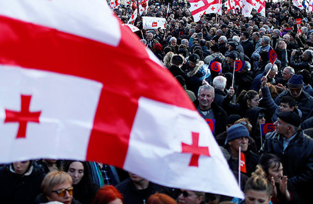 Митинг оппозиции после президентских выборов в Тбилиси, Грузия.