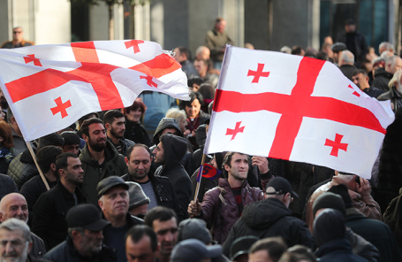 Митинг оппозиции в Тбилиси, Грузия.