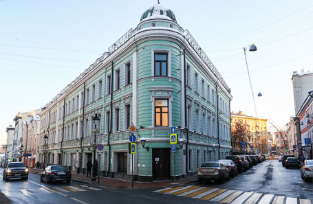 Особняк купца Булошникова XIX века на Большой Никитской улице в Москве.