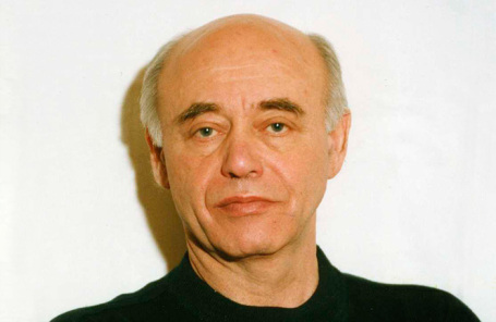 Михаил Ахманов.