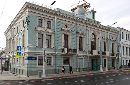 Здание театра на Трубной площади.