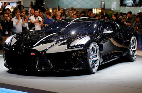 Bugatti La Voiture Noire на Женевском автосалоне.