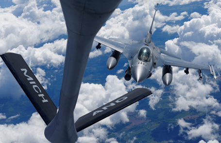 Военные учения Saber Strike под эгидой США в воздухе над Эстонией. Архив.
