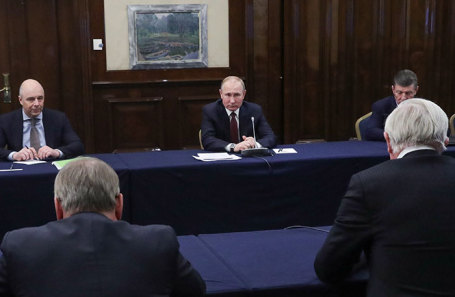 Владимир Путин во время встречи с членами бюро Российского союза промышленников и предпринимателей (РСПП).