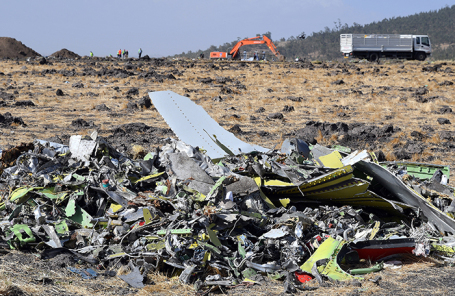 Последствия крушения Boeing 737 MAX 8 в Эфиопии.
