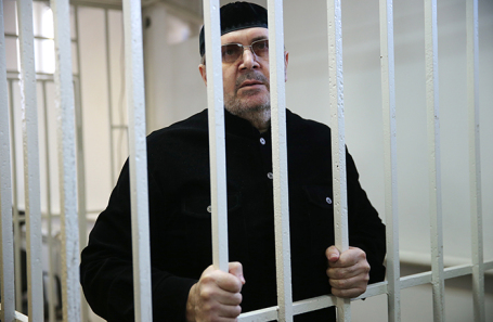 Оюб Титиев.