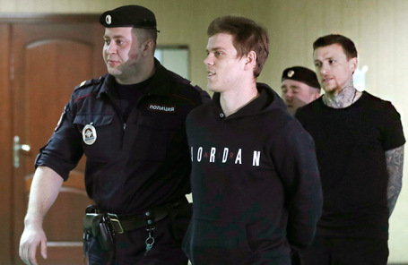Александр Кокорин и Павел Мамаев (справа).