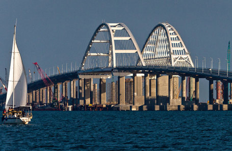 Крымский мост в Керчи.
