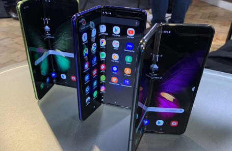 Смартфоны Samsung Galaxy Fold.