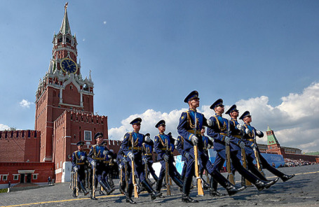 Военнослужащие парадных расчетов