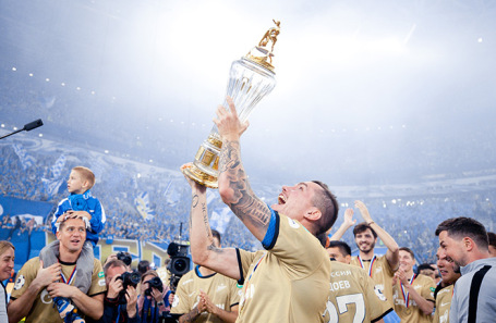 Церемония награждения «Зенита» золотыми медалями и кубком чемпиона России.