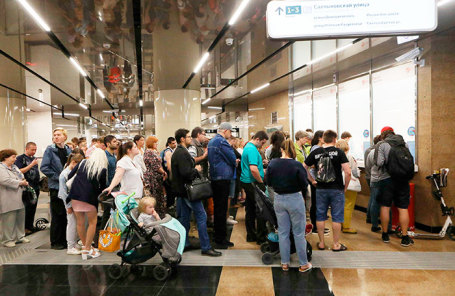 Новые станции Бутовской линии метро: пассажиры рады и обеспокоены