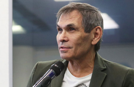 Бари Алибасов.