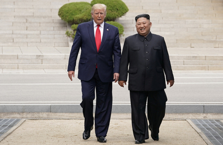 Встреча Дональда Трампа и Ким Чен Ына в демилитаризованной зоне Корейского полуострова.