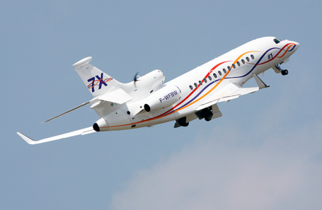 Самолет Falcon 7X.