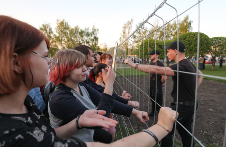 Участники акции против строительства собора Святой Екатерины в Екатеринбурге.
